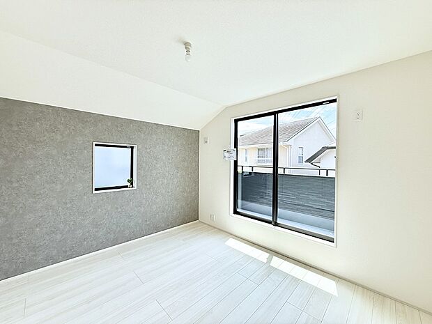 1号棟 ■落ち着いた色合いのお部屋で穏やかな時間を楽しめます