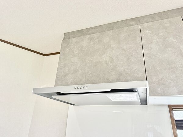 ■調理時の蒸気や匂いが換気扇に誘導され、効率的に排煙ができます。