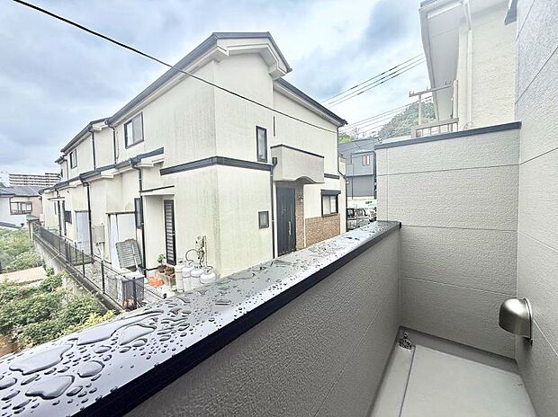 1号棟 ■ 季節の移ろいを感じられる開放的な空間です