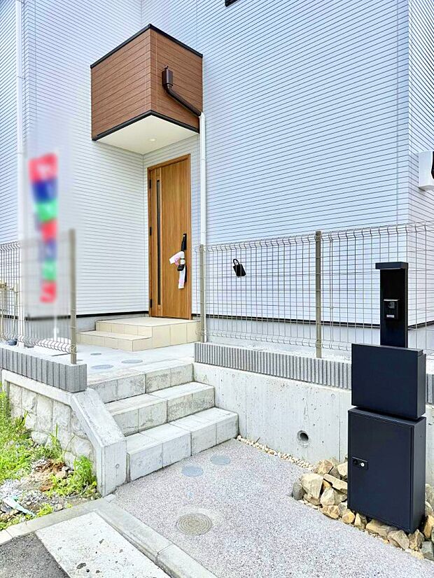 1号棟  ■ シンプルで美しく、住まいの第一印象を彩る玄関です