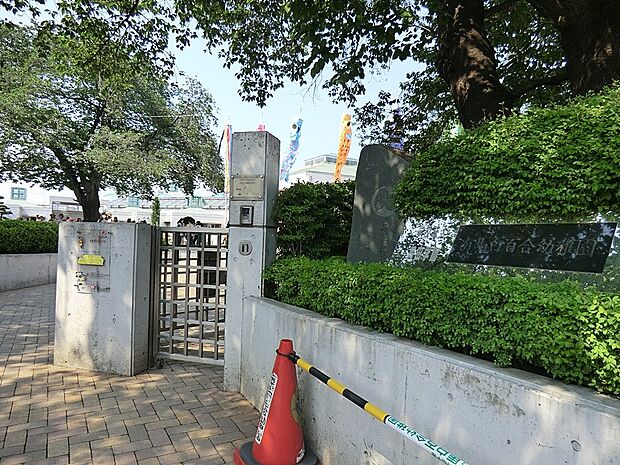幼稚園・保育園 200m 幼稚園型認定こども園 有馬白百合幼稚園