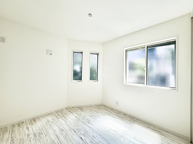 3号棟 ■落ち着いた色合いのお部屋で穏やかな時間を楽しめます