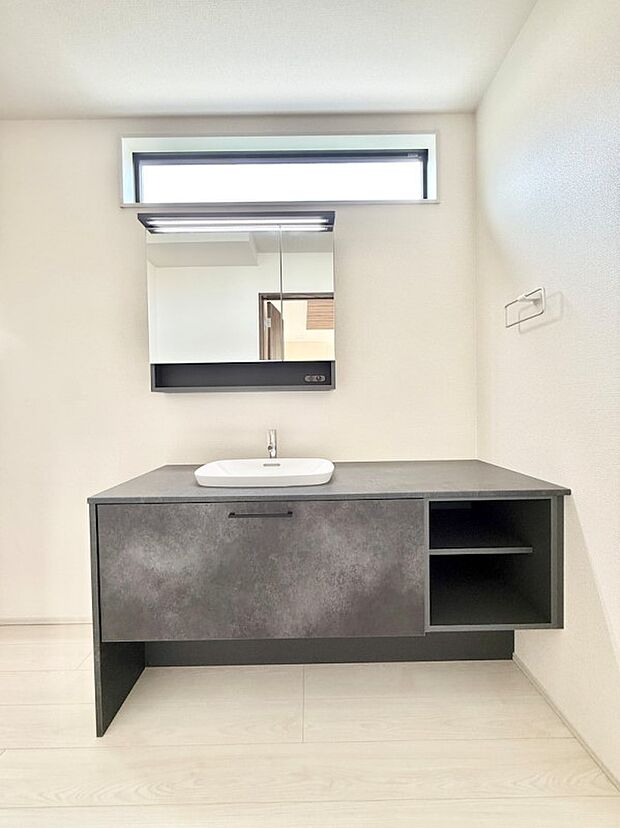 1号棟 ■朝の準備がスムーズにできる広さです