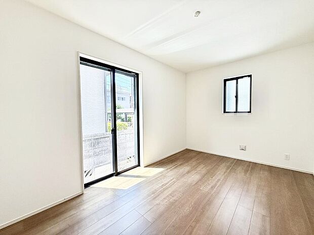 B号棟 ■落ち着いた色合いのお部屋で穏やかな時間を楽しめます