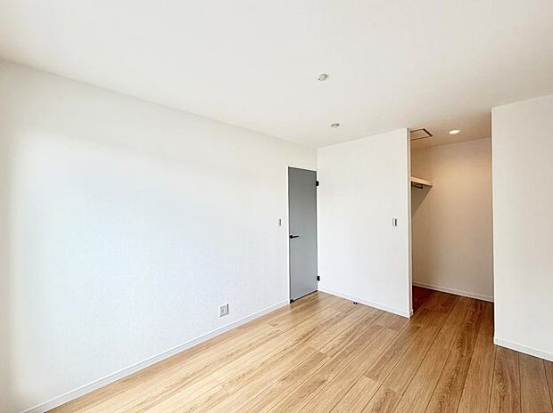 7号棟 ■ウォークインクローゼット付きで、すっきりゆとりのあるお部屋