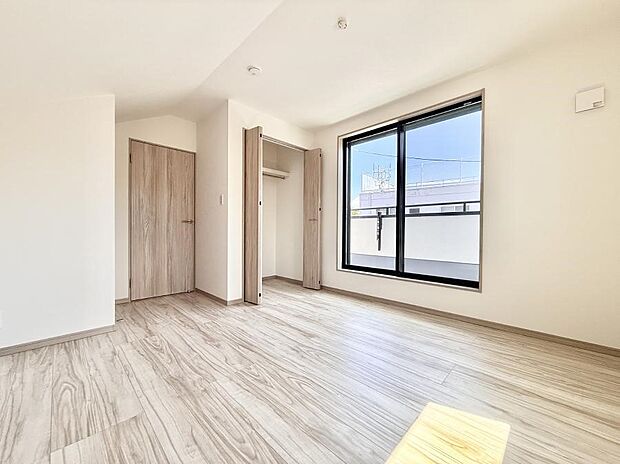 1号棟 ■落ち着いた色合いのお部屋で穏やかな時間を楽しめます