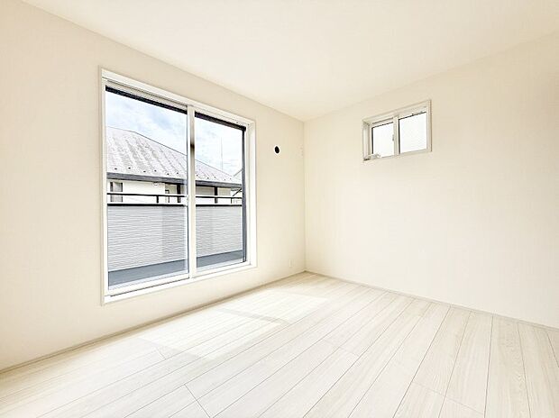 1号棟 ■落ち着いた色合いのお部屋で穏やかな時間を楽しめます