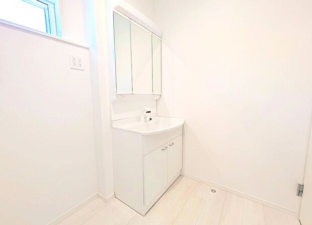1号棟  ■明るい洗面所は毎朝の歯磨きも楽しくできちゃいそうです♪