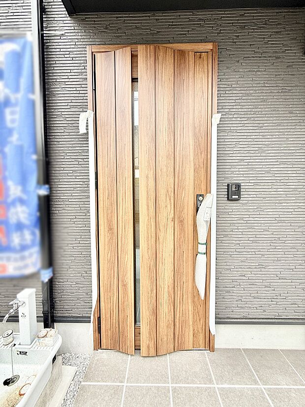 1号棟 ■ シンプルで美しく、住まいの第一印象を彩る玄関です