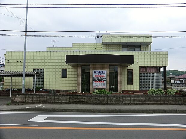 病院 300m 鈴木医院