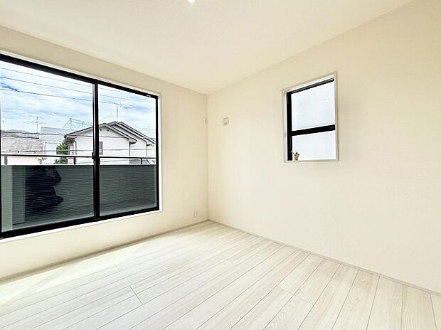 1号棟 ■落ち着いた色合いのお部屋で穏やかな時間を楽しめます