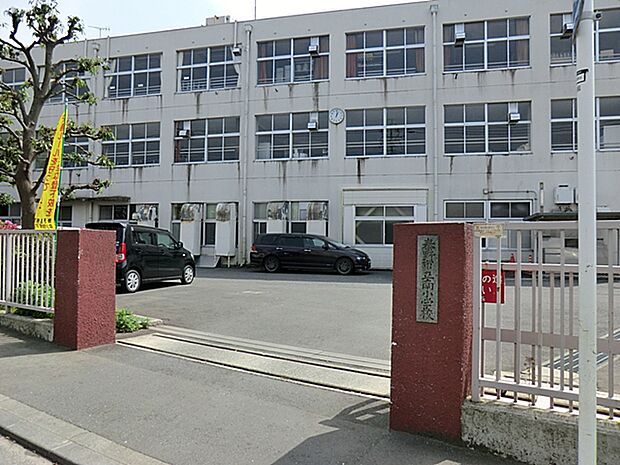 小学校 800m 秦野市立南小学校