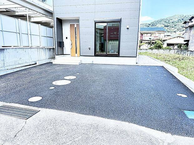 1号棟  ■快適な駐車スペースで安心