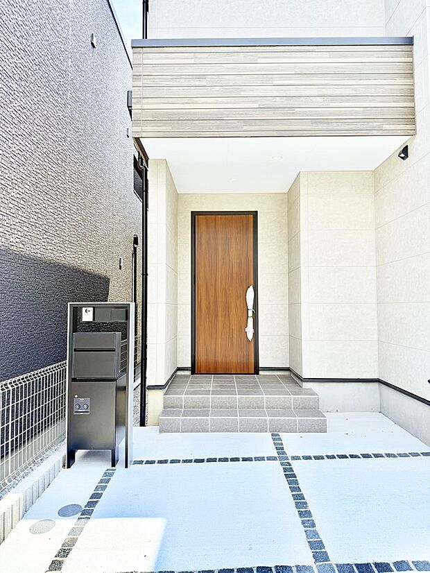 1号棟 ■ シンプルで美しく、住まいの第一印象を彩る玄関です