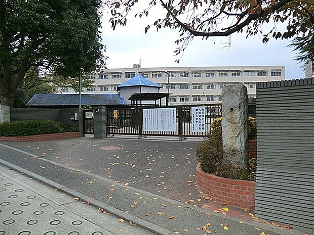 小学校 1300m 横浜市立中川小学校
