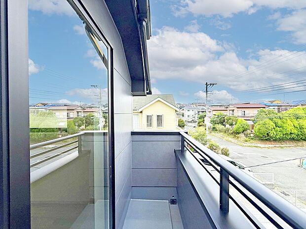 2号棟  ■ 朝のコーヒーや夜の星空を楽しむ、癒しの場所