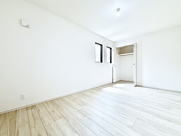 1号棟 ■落ち着いた色合いのお部屋で穏やかな時間を楽しめます