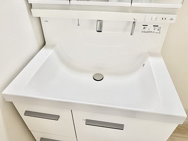 ■手洗いや顔を洗う時も快適に使える便利なシャワー