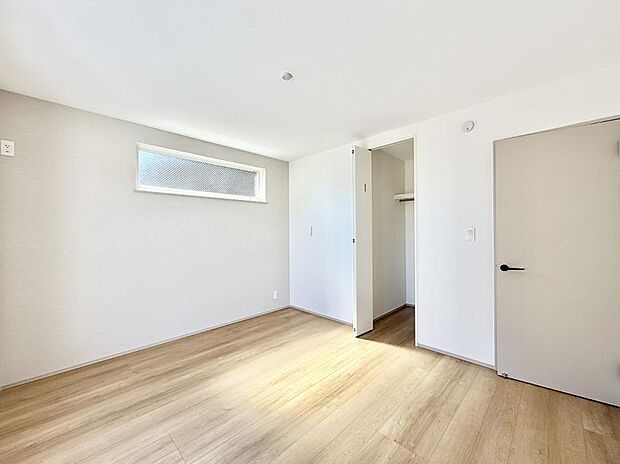 A号棟 ■落ち着いた色合いのお部屋で穏やかな時間を楽しめます