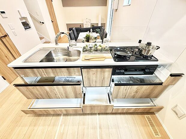 1号棟 ■シンプルで機能的、毎日使いやすいキッチン