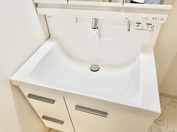 ■手洗いや顔を洗う時も快適に使える便利なシャワー