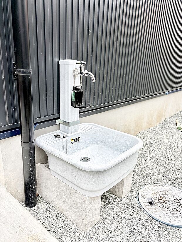 1号棟 ■ガーデニングや洗車などの際に大活躍な屋外立水栓
