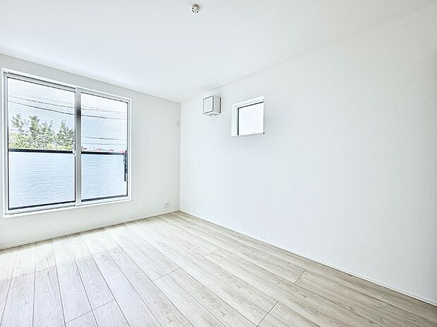 2号棟 ■落ち着いた色合いのお部屋で穏やかな時間を楽しめます