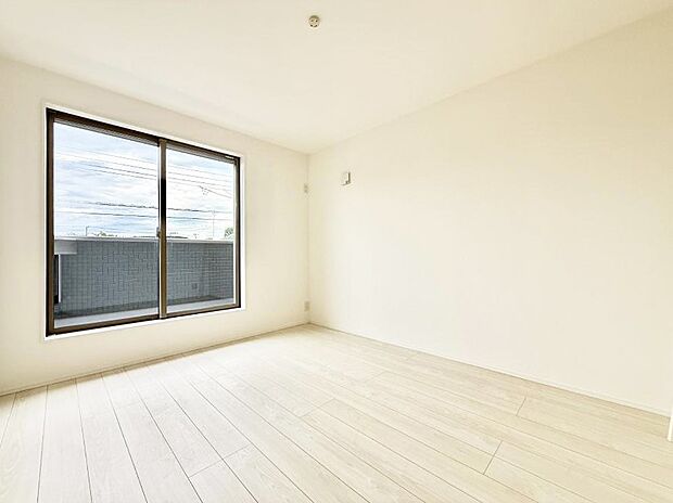 2号棟 ■落ち着いた色合いのお部屋で穏やかな時間を楽しめます