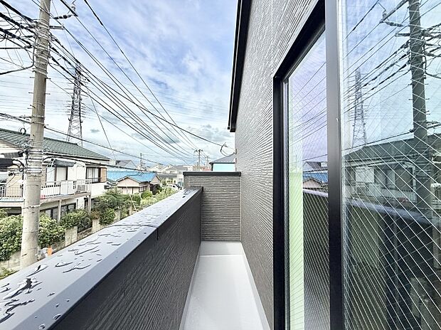 1号棟 ■ 季節の移ろいを感じられる開放的な空間です