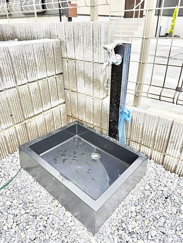 3号棟 ■ガーデニングや洗車などの際に大活躍な屋外立水栓