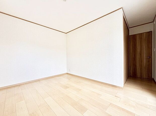 1号棟 ■落ち着いた色合いのお部屋で穏やかな時間を楽しめます