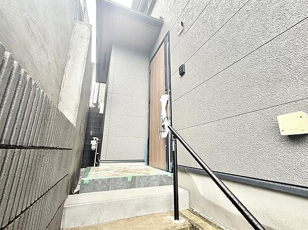A号棟  ■ シンプルで美しく、住まいの第一印象を彩る玄関です