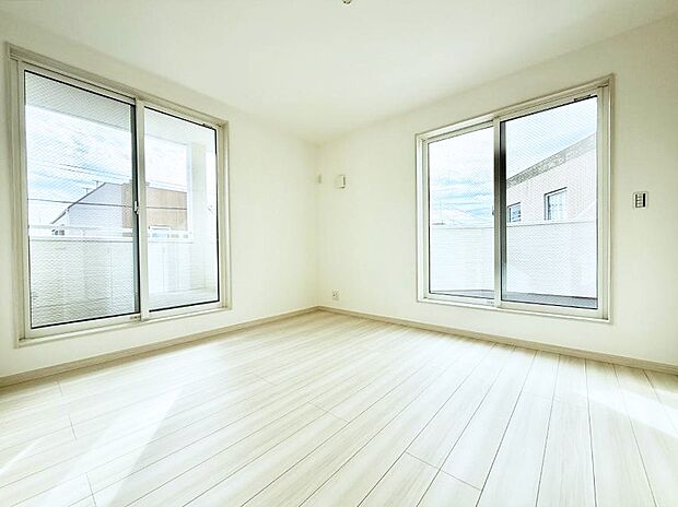 1号棟 ■落ち着いた色合いのお部屋で穏やかな時間を楽しめます
