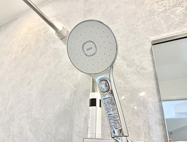 ■手元で簡単に止水できるため、水の無駄遣いを減らすことができます。