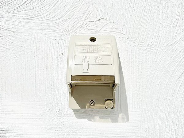 ■屋外に電源コンセントがあれば、高圧洗浄機で窓や外壁を掃除するなど便利です。