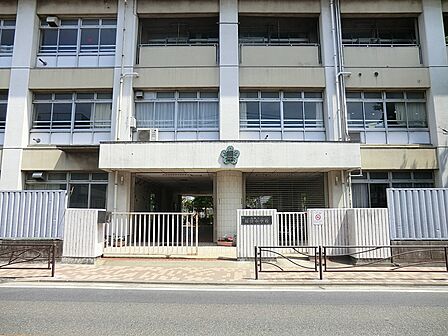 中学校 1680m 川崎市立稲田中学校