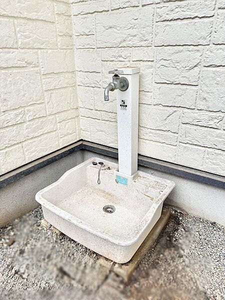 ■ガーデニングや洗車などの際に大活躍な屋外立水栓