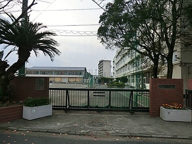 中学校 1300m 横浜市立左近山中学校