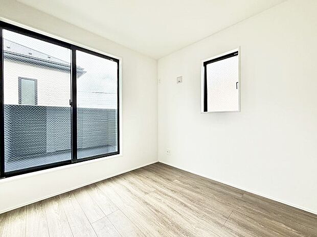 1号棟  ■落ち着いた色合いのお部屋で穏やかな時間を楽しめます