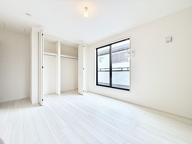 1号棟 ■落ち着いた色合いのお部屋で穏やかな時間を楽しめます