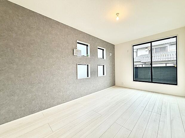1号棟 ■落ち着いた色合いのお部屋で穏やかな時間を楽しめます