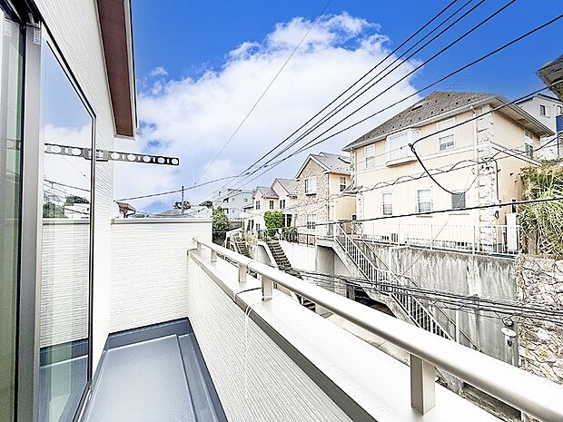 1号棟 ■ 季節の移ろいを感じられる開放的な空間です