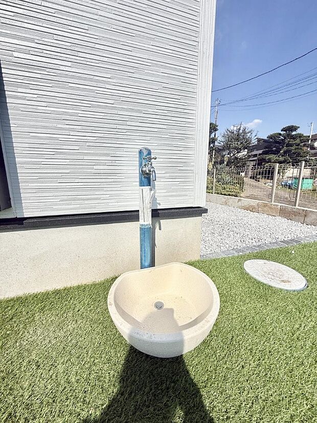 1号棟 ■ガーデニングや洗車などの際に大活躍な屋外立水栓