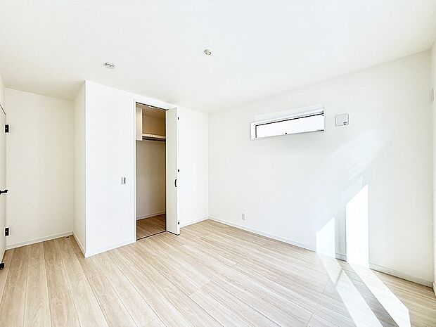 1号棟  ■落ち着いた色合いのお部屋で穏やかな時間を楽しめます
