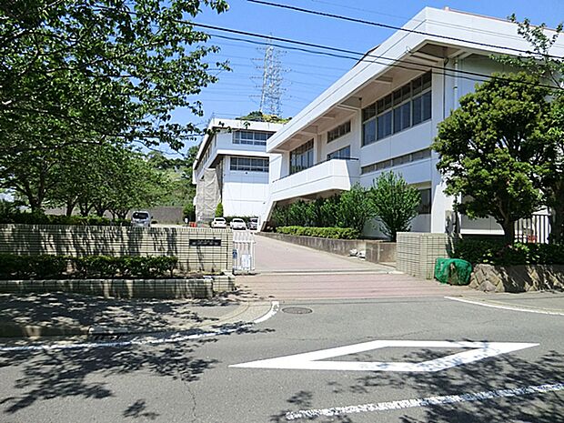 中学校 640m 横須賀市立岩戸中学校