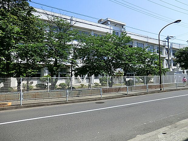 横須賀市立久里浜中学校　1030ｍ