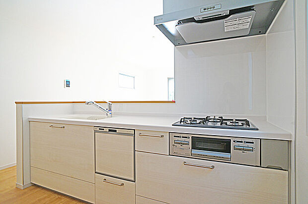 ■シンプルで機能的、毎日使いやすいキッチン