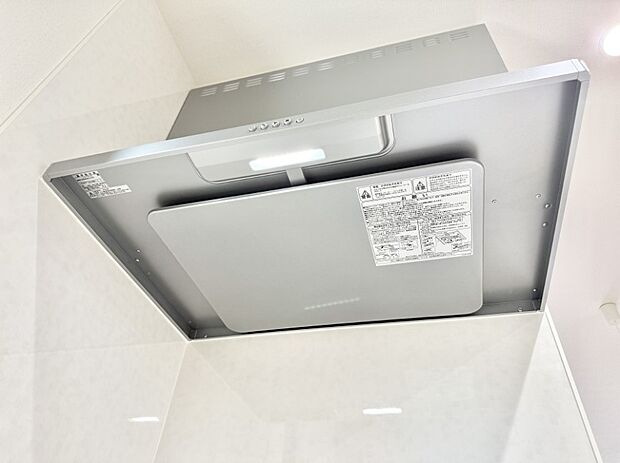 ■フードに覆われている為、匂いが換気扇に誘導され、効率的に排煙ができます