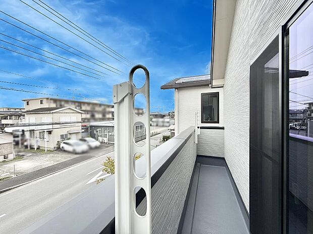 ■ 自然を身近に感じる、開放的なバルコニー