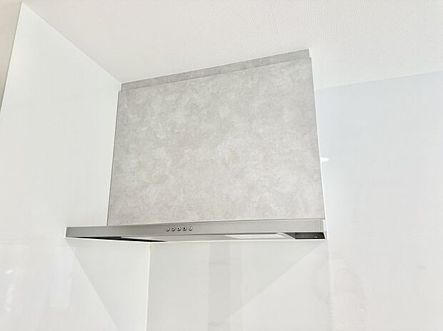 ■フードに覆われている為、匂いが換気扇に誘導され、効率的に排煙ができます